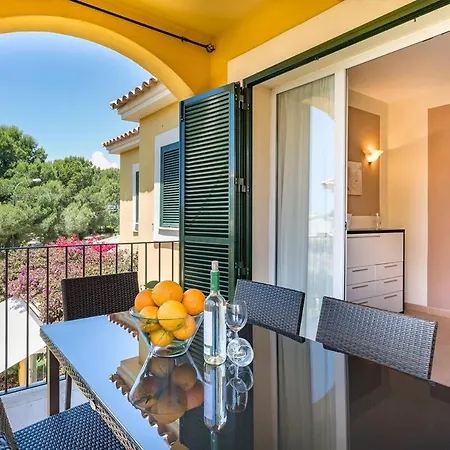 Club Deluxe Apartment