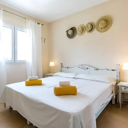 Club Deluxe Apartment *