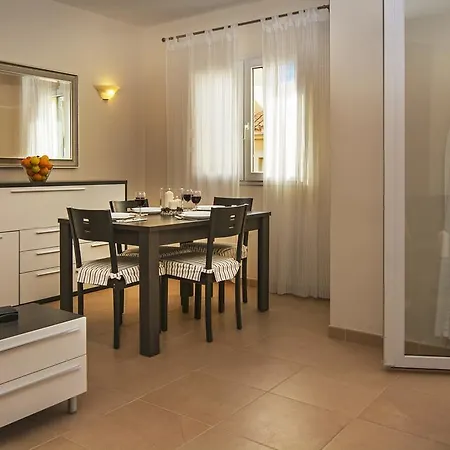 Apartment Club Deluxe *
